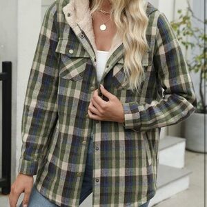 Womens Plaid Shacket Jacket Long Sleeve Button Down Fleece Hooded Jackets Coat